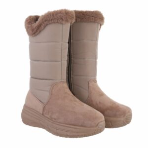 Karvase voodriga beezid lukuga saapad